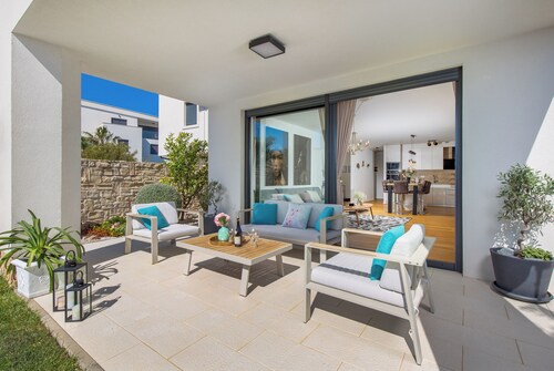 Luxury apartment Hyperion with privat pool and garden
