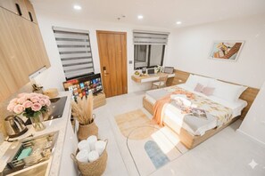 Executive Room, Kitchen | Free minibar, desk, blackout drapes, soundproofing - Label6 Coliving Quang Khanh (Hanoi)