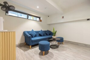 Reception - Bin Bin Hotel 12 - Near SaLa Residence (Ho Chi Minh City)