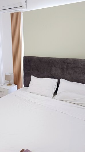 2 bedrooms, iron/ironing board, free WiFi, bed sheets