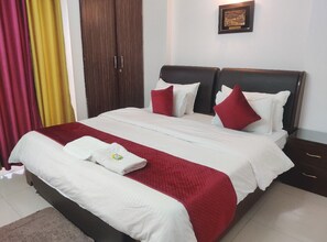 3 makuuhuonetta, silitysrauta/-lauta, Wi-Fi, vuodevaatteet