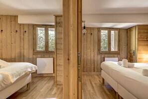 4 室のベッドルーム、旅行用ベビーベッド、WiFi (無料)、ベッドシーツ