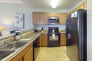 Fridge, microwave, stovetop, dishwasher