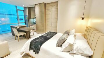 Studiosvit Comfort | 1 sovrum, sängtillbehör av högsta kvalitet och memory foam-madrasser