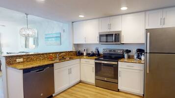 Fridge, microwave, dishwasher, coffee/tea maker