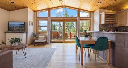 Hot Tub - Game Room - 14 beds - Across from Lake Tahoe