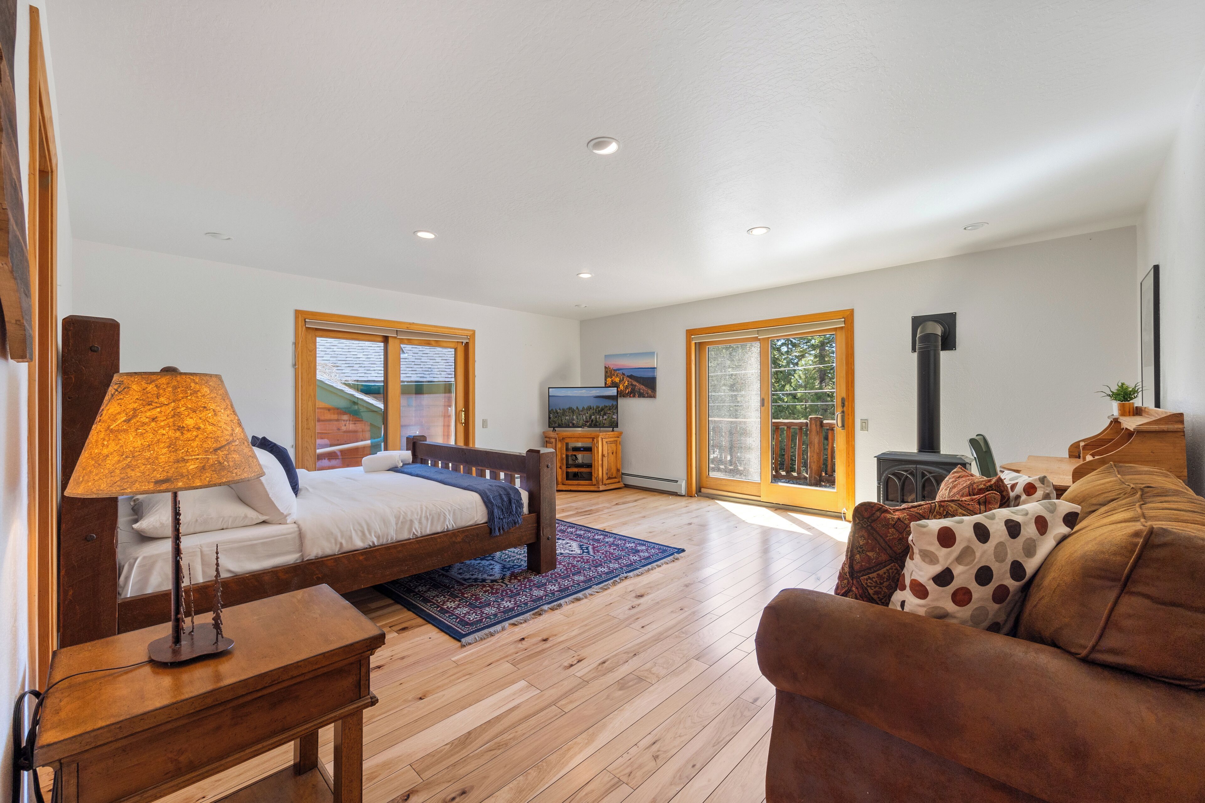 6 habitaciones, escritorio, tabla de planchar con plancha y wifi gratis 