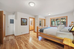 6 habitaciones, escritorio, tabla de planchar con plancha y wifi gratis 