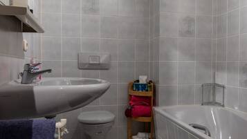 Bruser, hårtørrer, håndklæder