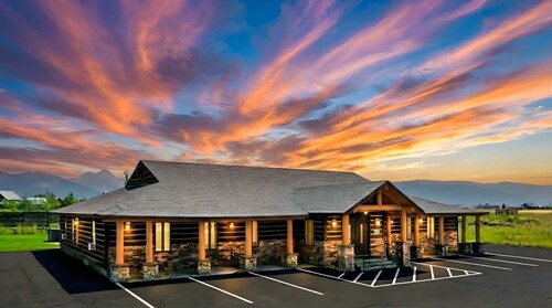 Entire Teton Crest Lodge Sleeps 30. Hot tub, views