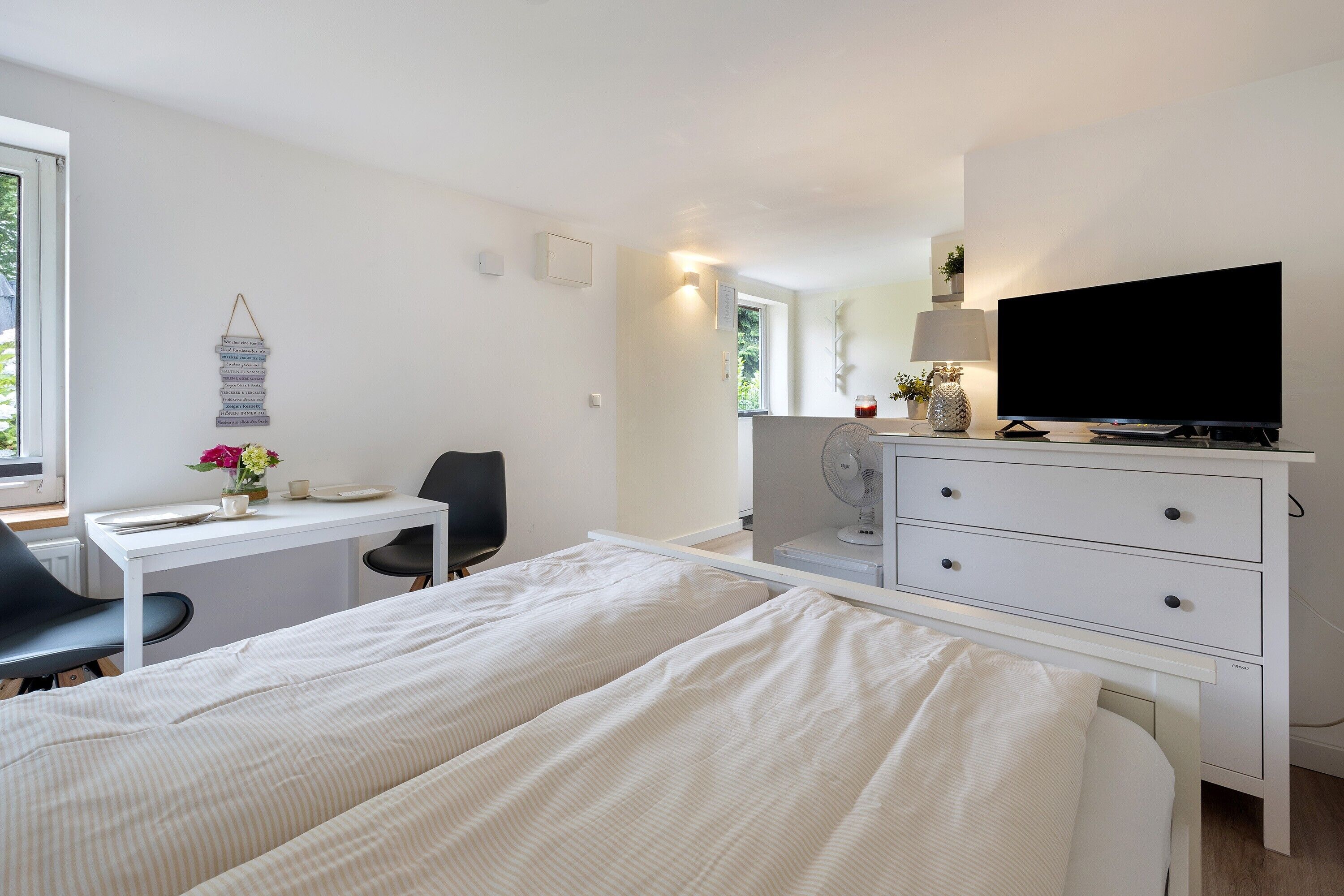 1 bedroom, desk, free WiFi, bed sheets