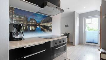 Kühlschrank, Ofen, Herdplatte, Geschirrspüler