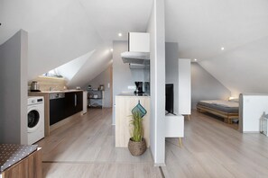 Interior - Apartment 'Ferienwohnung Huus 39' with Shared Garden, Balcony and Wi-Fi (Ostenfeld)