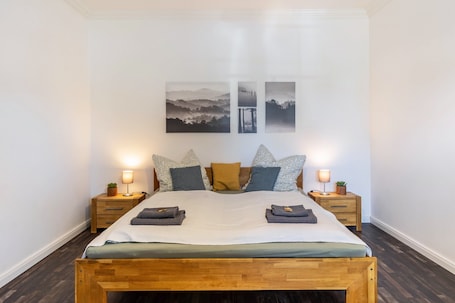 3 bedrooms, iron/ironing board, free WiFi, bed sheets. Holiday Home Optikstadt Rathenow with Terrace, Fireplace, Smart TV, Wi-Fi & Parking near Havel
