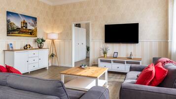 Télévision, cheminée