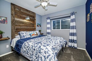 4 bedrooms, desk, free WiFi, bed sheets