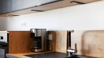 Kühlschrank, Ofen, Herdplatte, Geschirrspüler