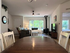 Interior - Peace & Quiet at the Dodge House (Brookings)