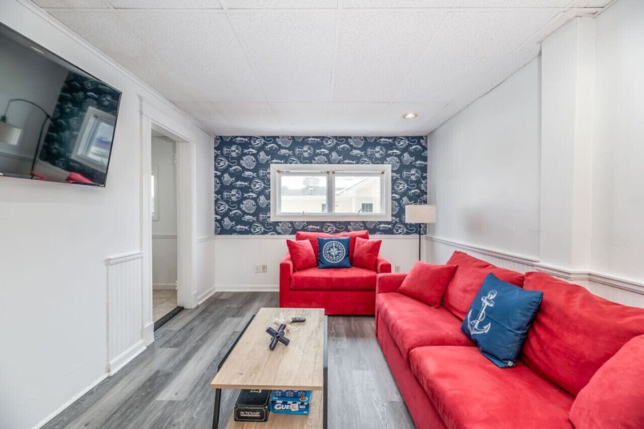 Anchors Away Cottage: Cozy 3BR, 10 Mins to Beach!