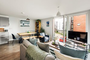 Télévision, jeux vidéo, chaîne hi-fi, espaces bureaux