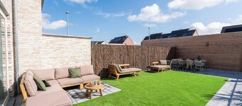 Villa Mater Maris - with large garden and garage