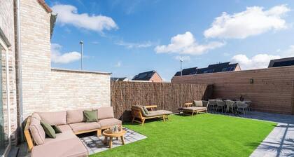 Villa Mater Maris - with large garden and garage