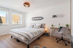 4 chambres, bureau, système d’insonorisation, lit de bébé portatif