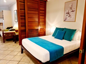 1 bedroom, in-room safe, iron/ironing board, free WiFi
