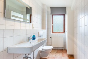 Suihku, hiustenkuivaaja