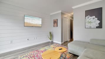 Télévision, table de tennis de table