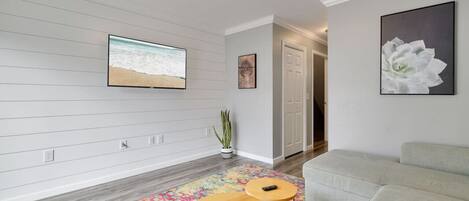 Télévision, table de tennis de table