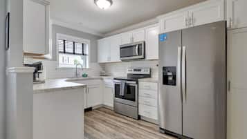 Refrigerador, horno, parrilla de estufa y lavavajillas