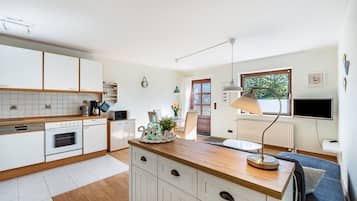 KylskÄp, mikrovÄgsugn, ugn och spishÀll