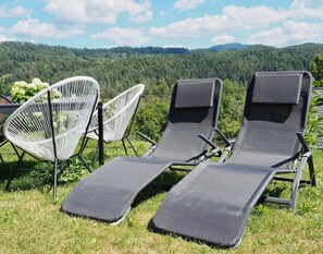 Property grounds - Apartment 'Ferienwohnung Margarethe' with Lake View, Private Terrace and Wi-Fi (Velden am Wörthersee)