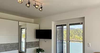 Apartment 'Ferienwohnung Margarethe' with Lake View, Private Terrace and Wi-Fi