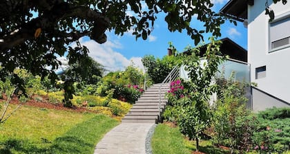 Apartment Margarethe with Lake View, Private Terrace and Wi-Fi