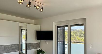 Apartment 'Ferienwohnung Margarethe' with Lake View, Private Terrace and Wi-Fi