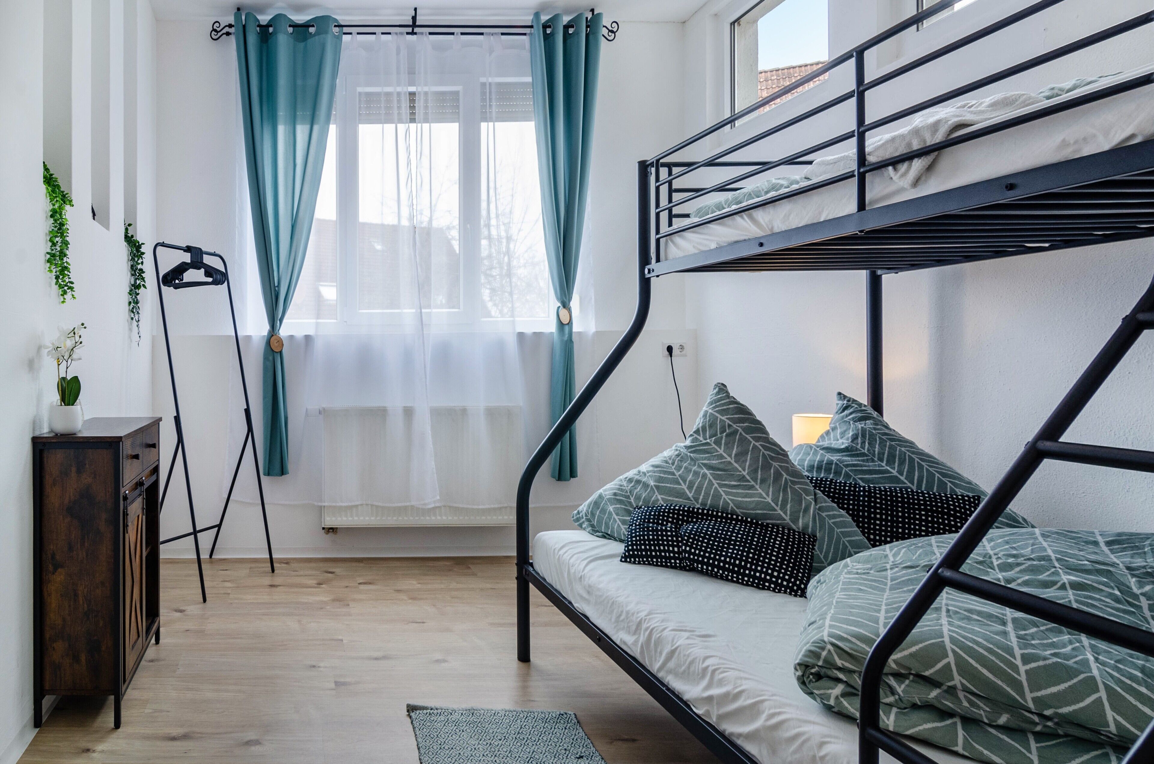 3 Schlafzimmer, Schreibtisch, Bügeleisen/Bügelbrett, kostenloses WLAN