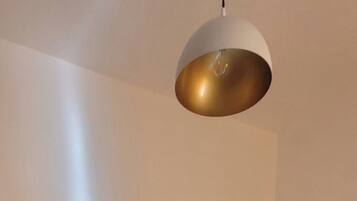 Kühlschrank, Ofen, Herdplatte, Wasserkocher