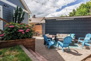 Terrace/patio - #StayInMyDistrict St. Johns Bungalow (Portland)