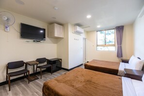 Habitación cuádruple clásica, vistas a la montaña | Wifi gratis