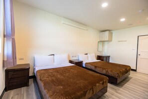 Habitación cuádruple clásica, vistas a la montaña | Wifi gratis