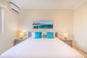 2 bedrooms, in-room safe, desk, iron/ironing board
