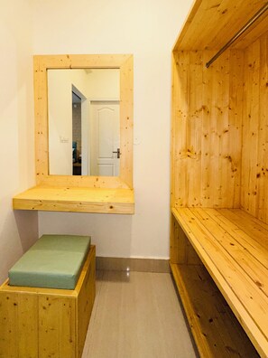 Premium Room With Balcony - Staycation By Him Holiday Ventures (Dharamshala)