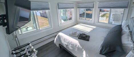 1 Schlafzimmer, Schreibtisch, Bügeleisen/Bügelbrett, Reisekinderbett