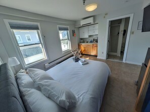 1 soveværelse, skrivebord, strygejern/strygebræt, weekendseng