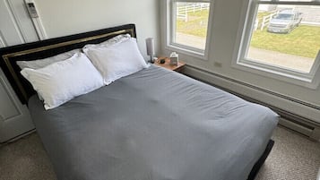 1 bedroom, desk, iron/ironing board, free WiFi