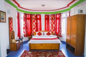 Hypo-allergenic bedding, free WiFi, bed sheets - Dungmali Heritage Village Resort Namchi (Namchi)