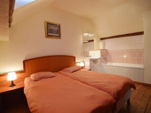 11 bedrooms, WiFi