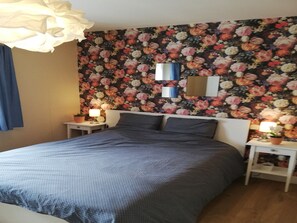 5 bedrooms, iron/ironing board, WiFi